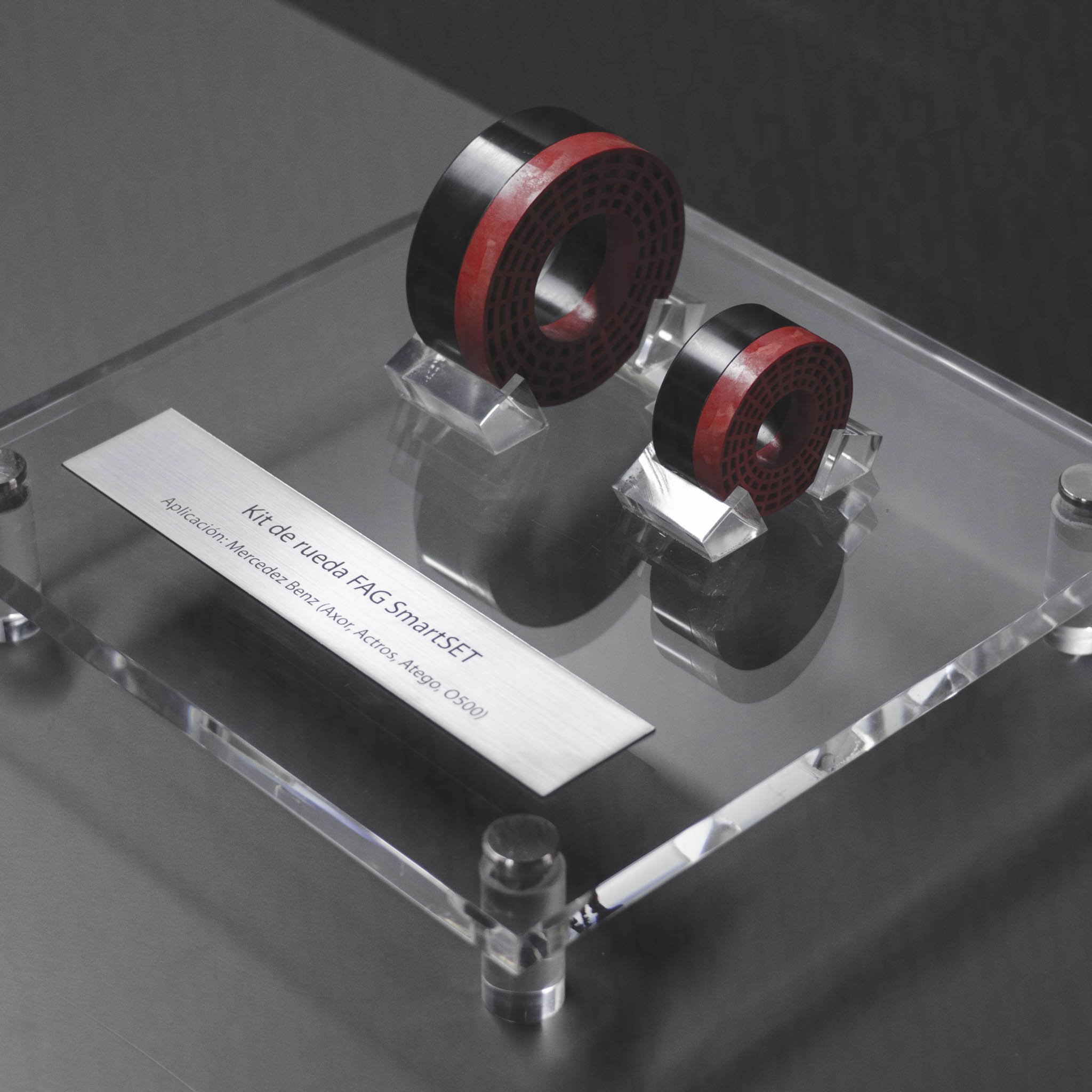 Display de acrílico para Mercedes-Benz